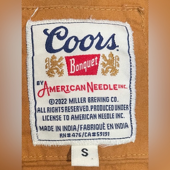 Coors Banquet Beer Shirt Long Sleeve Brown Button Up Collared Men’s Size Small - Picture 8 of 9